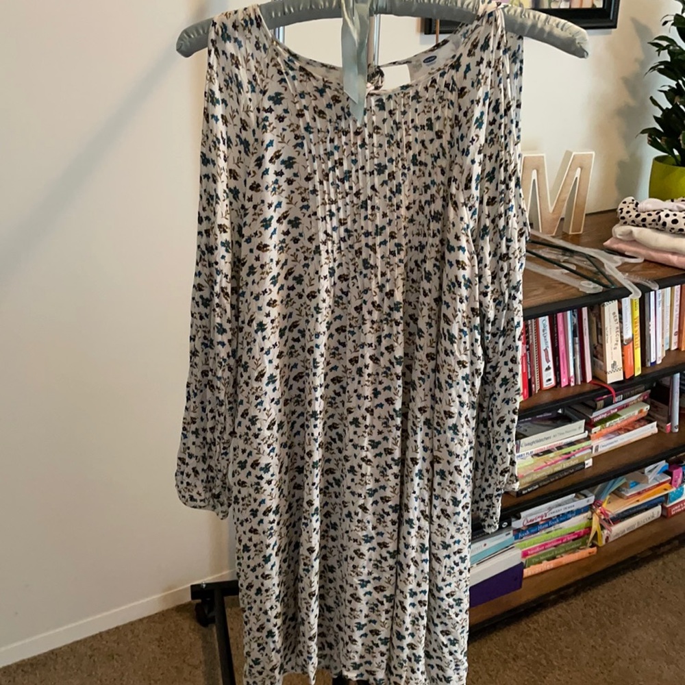 Floral cold shoulder dress size xl